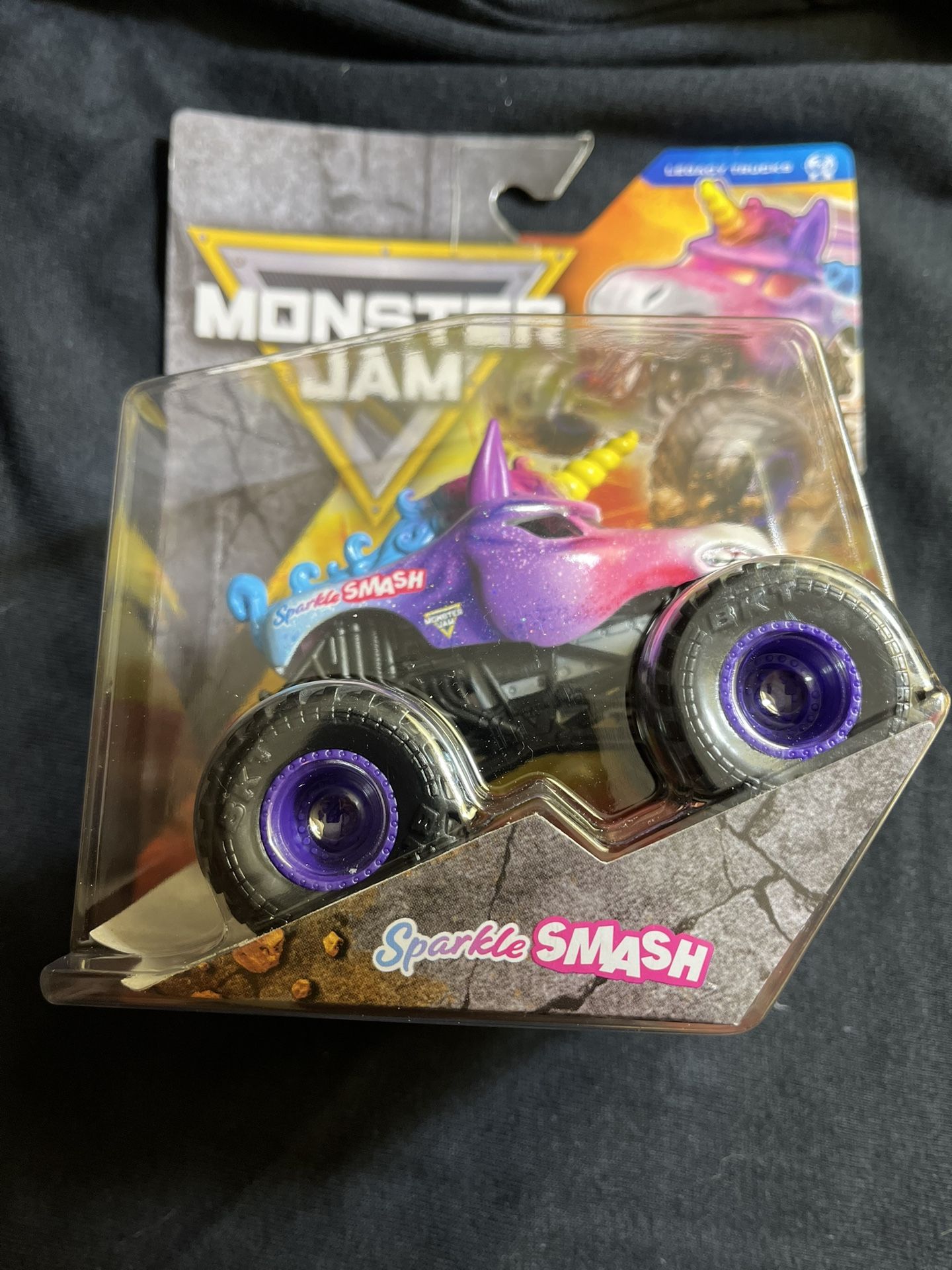 Monster Jam!!! Sparkle Smash Earth Shaker !