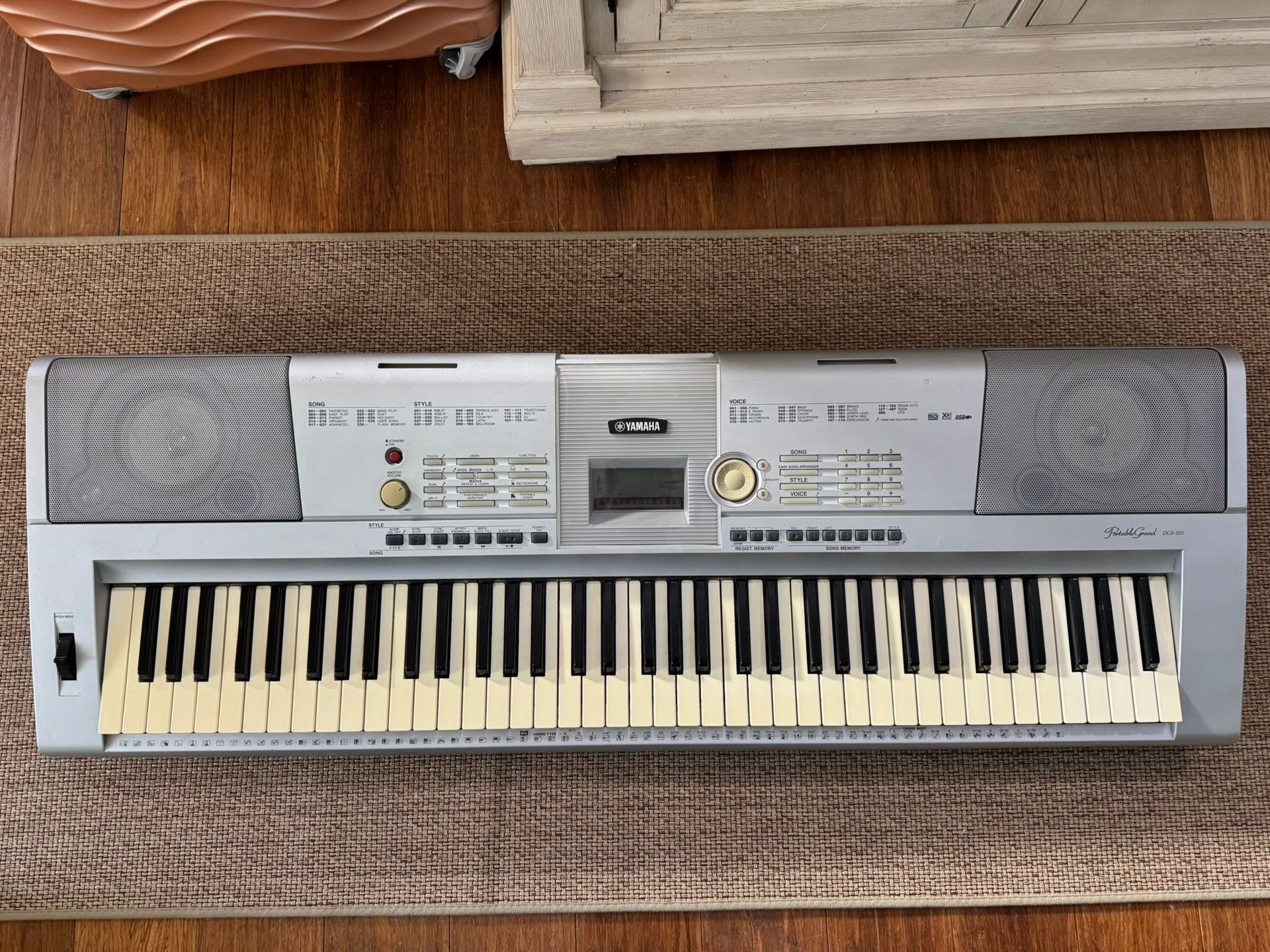 Yamaha Digital Grand Piano DGX-205 Touch Sensitive With Power Supply Full Keyboard