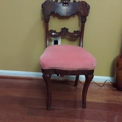 BEAUTIFUL PINK ANTIQUE LADY'S CHAIR