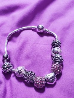 Woman's Pretty Charm Flower Bracelet