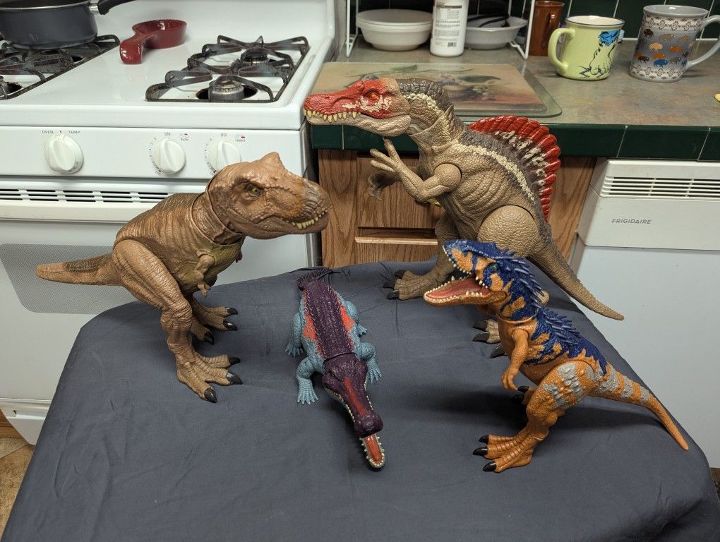 Jurassic World Extreme Chompin' Dinosaur Action Figures