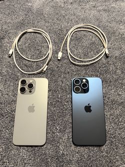 (2) Apple iPhone 15 Pro Max 256GB - Silver & Blue
