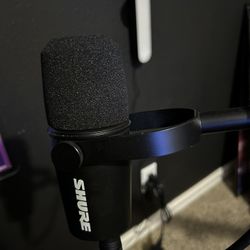 Shure MV7 Microphone