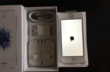 iPhone SE silver 64GB unlocked. New!!! for Sale in Oakland, CA 