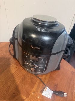 Ninja olla de cocción usada en buenas condiciones algunos rasguños como se muestra en las fotos pero funciona bien por $20