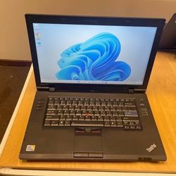  ThinkPad laptop 15.6 inch win 11 i3 processor