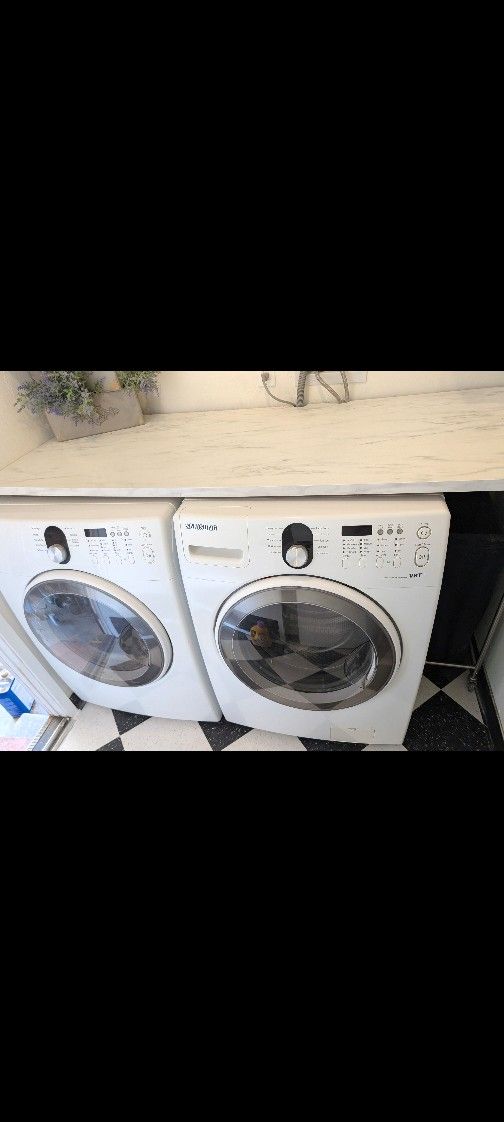Matching washer dryer set laundry Samsung working but ISSUE