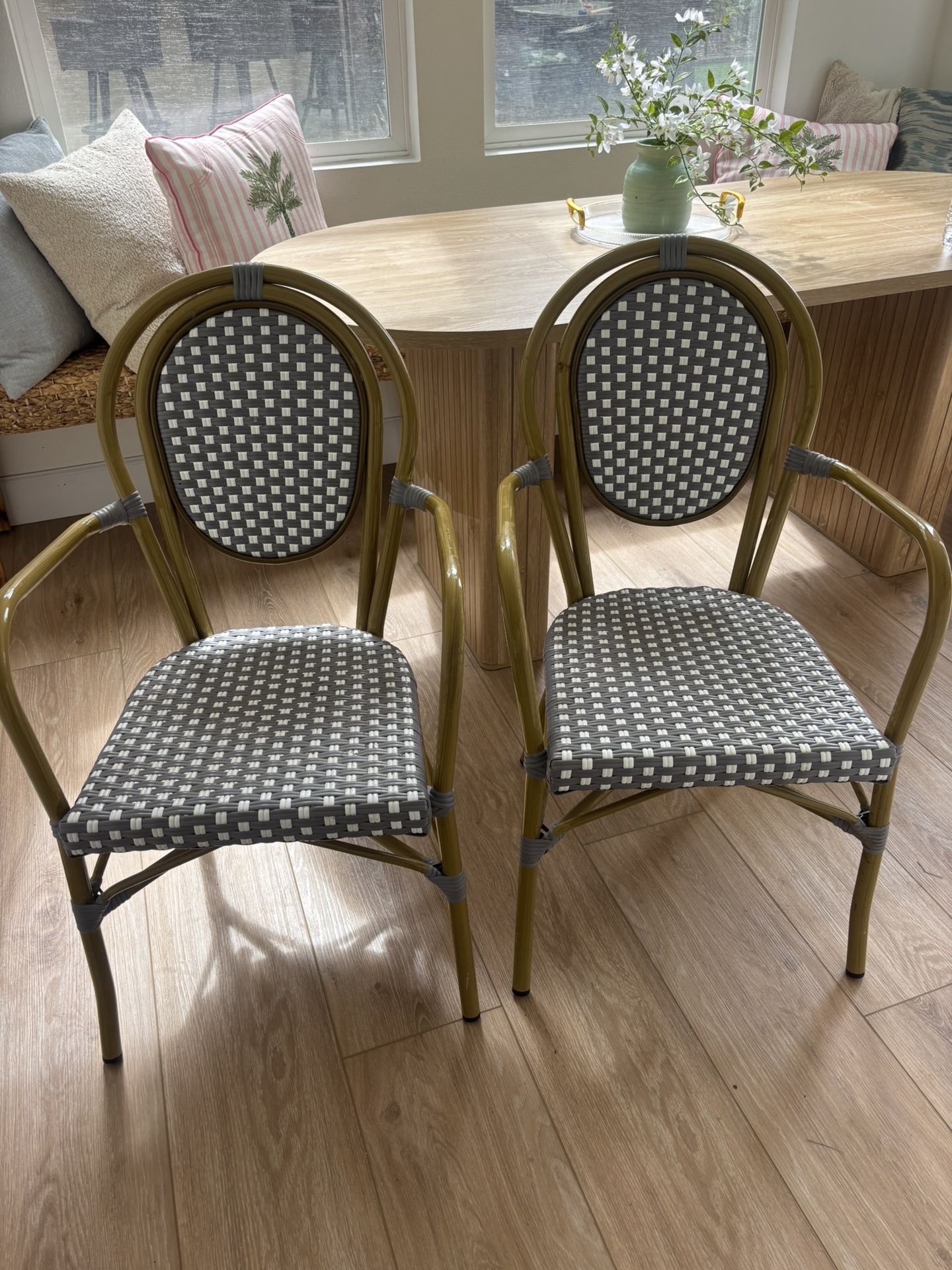 SAFAVIEH Felicity French Bistro Stacking Arm Dining Chair (Set of 2) - 20W x 35D x 24H