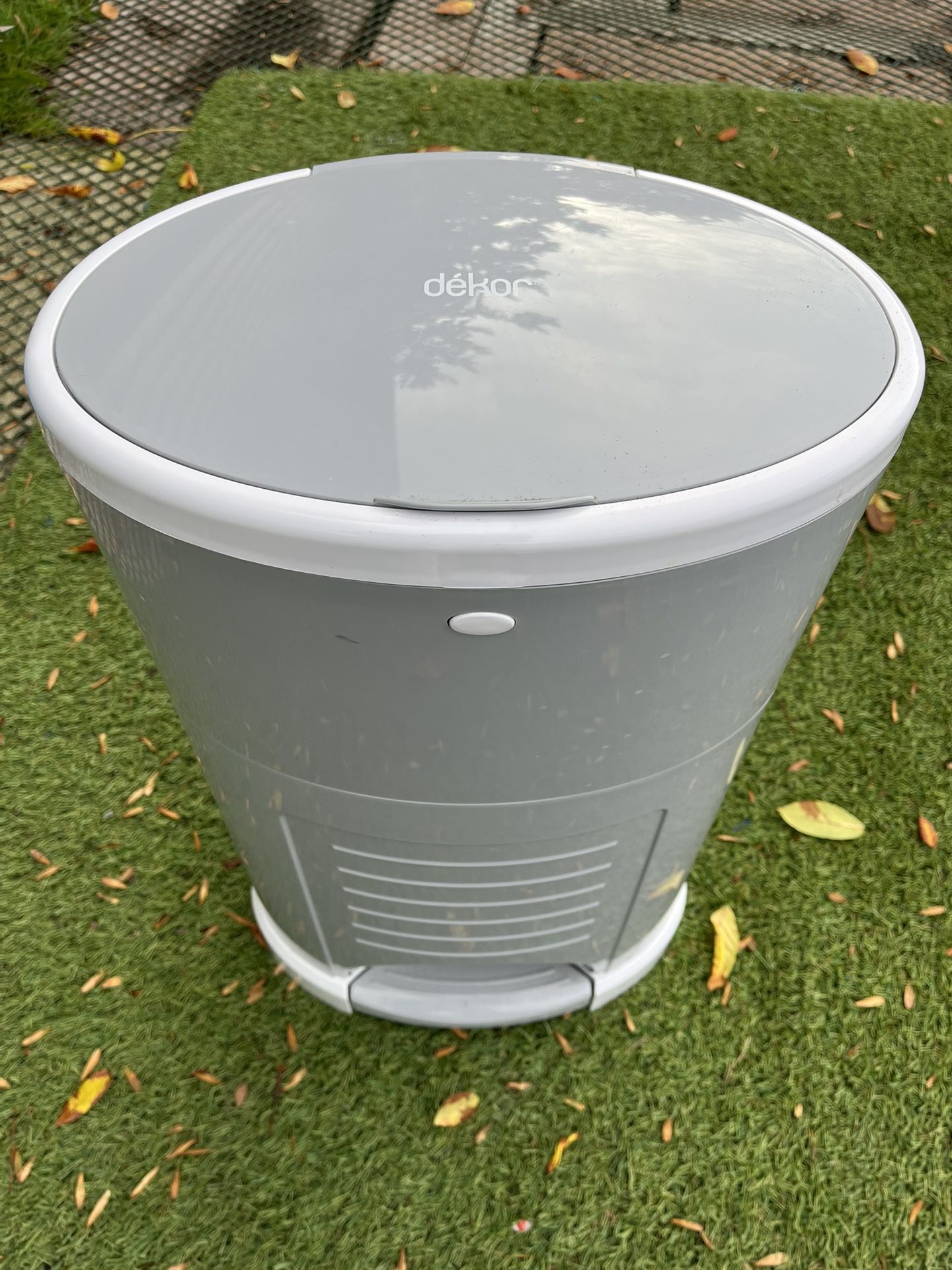 Diaper trash can (in Des Moines)