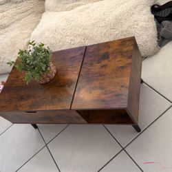 Coffee Table w/ Storage – Lift Top – Wood Finish