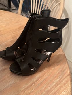 New Black 8.5 Stilleto Shoes