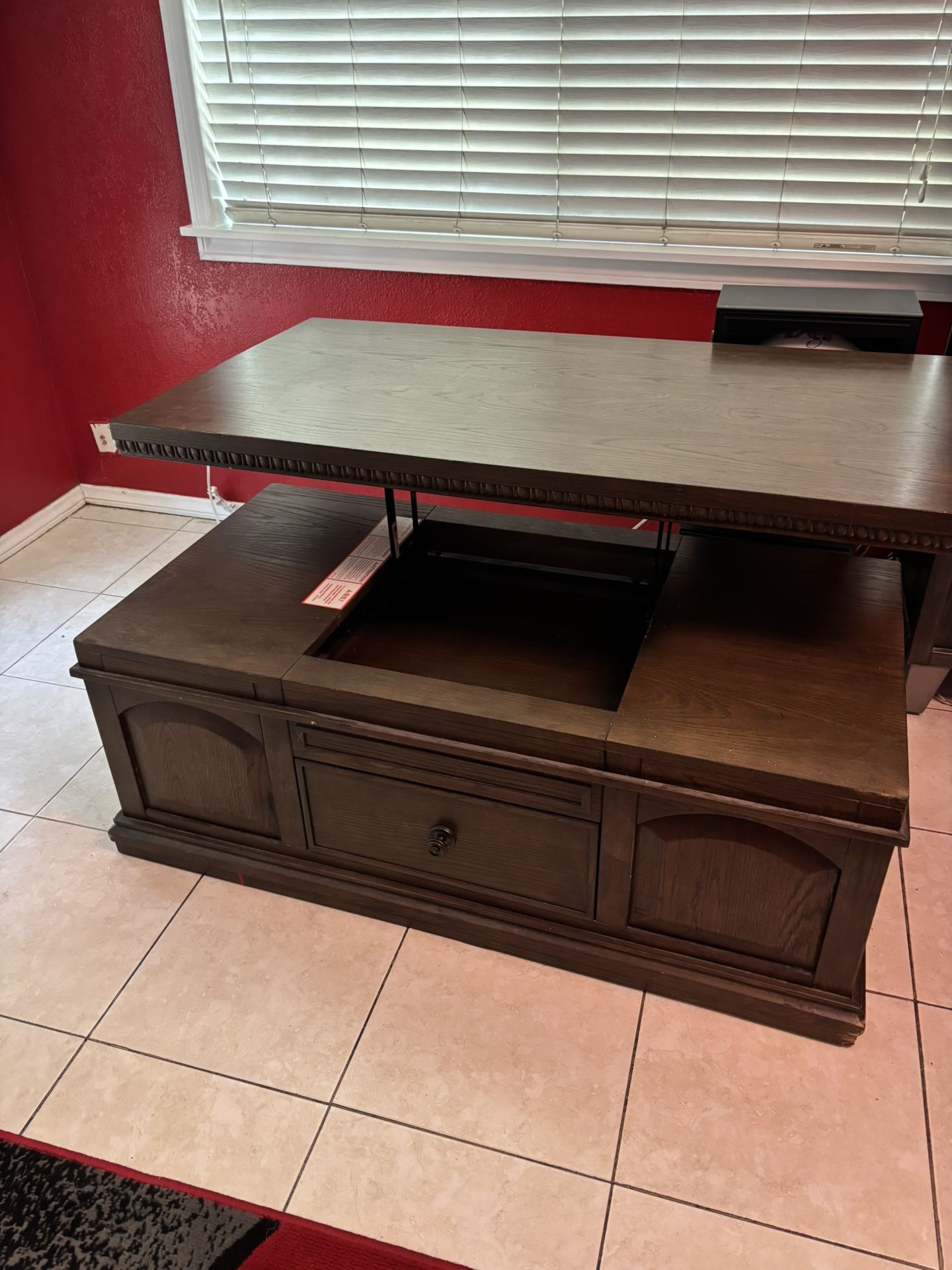 Coffee Table With Uprising In The Middle