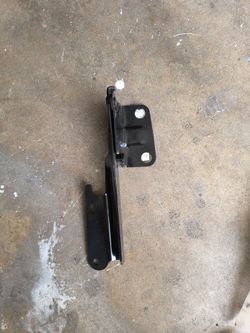 Hood hinge  ford mustang 2005 2014