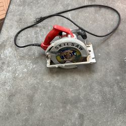 SKIL 15 amps 7-1/4 in. Corded Worm Drive Circular Saw SPT77W-01