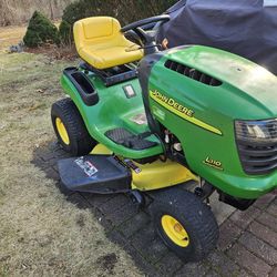 John Deere Ride On Mower L110 Automatic 