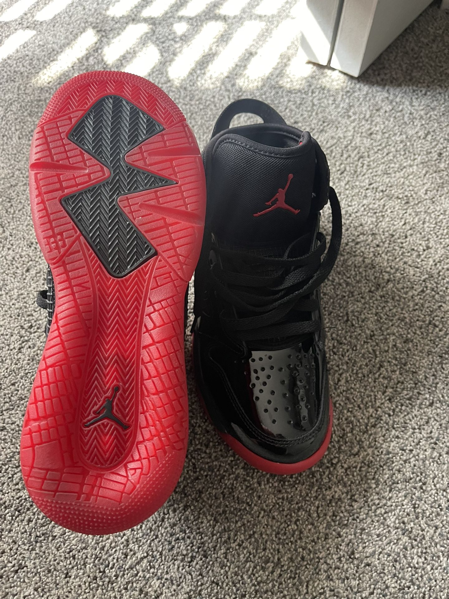 Jordan Basketball /tennis Shoes Size 6 Y