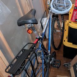 Trek Multitrack 7100 Bicycle Bike 21 Speeds Like New in Great Shape