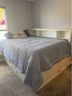Full size bed in good condition
