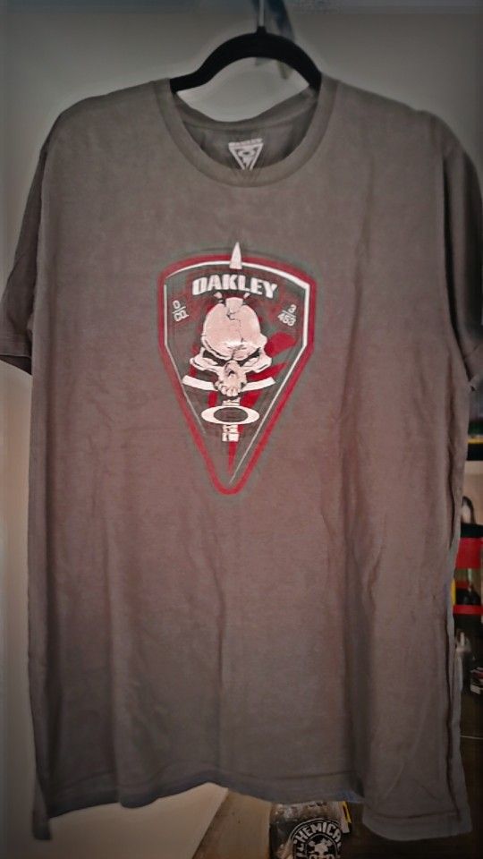 Oakley Shirt