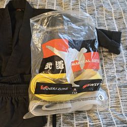 Martial Arts Gi & Belts Size 0