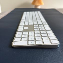 Apple Magic Keyboard with Numeric Keypad (Wireless, Full-Size)