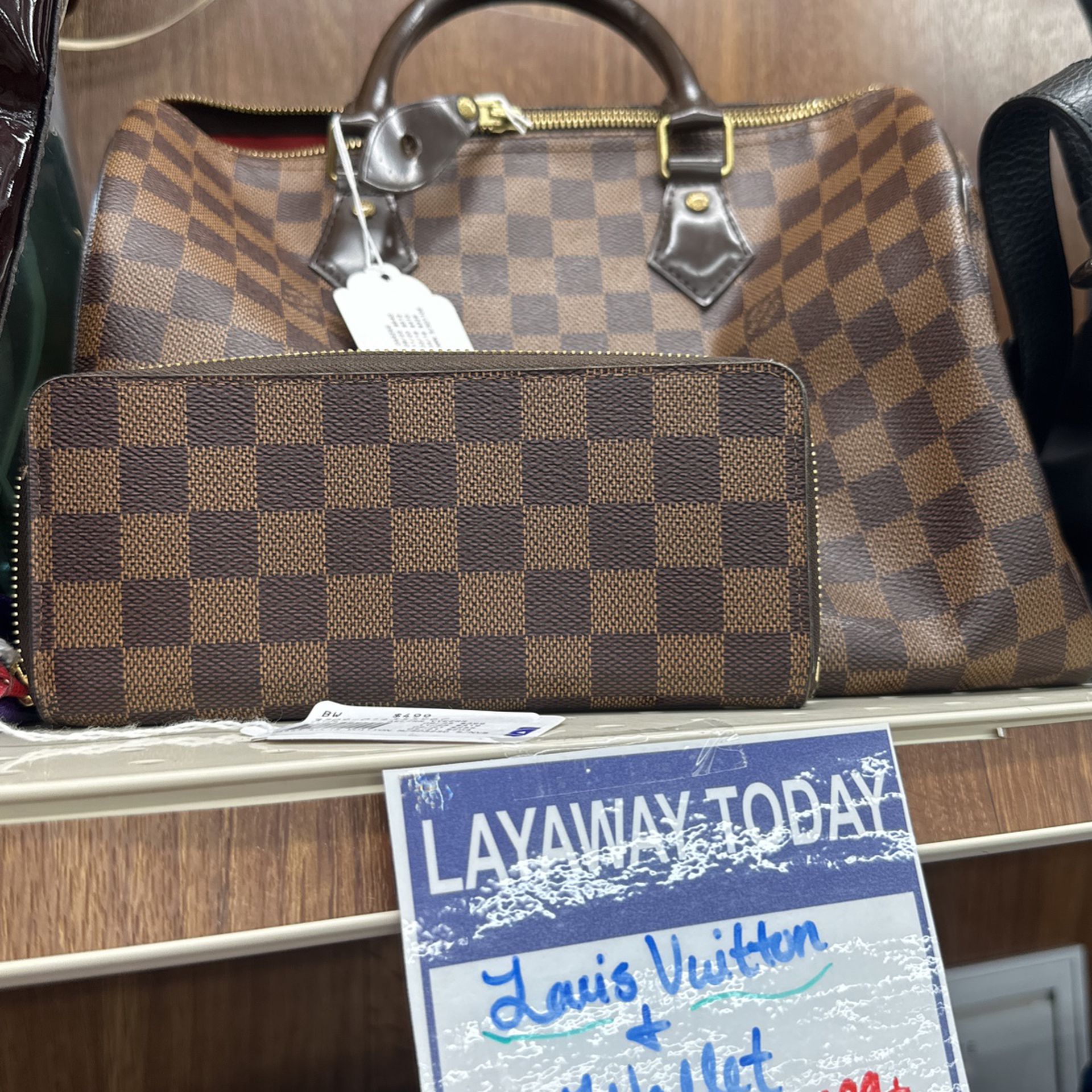 Louis Vuitton Purse for Sale in San Antonio, TX - OfferUp