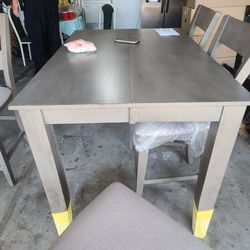 4 seat dining table that extends.