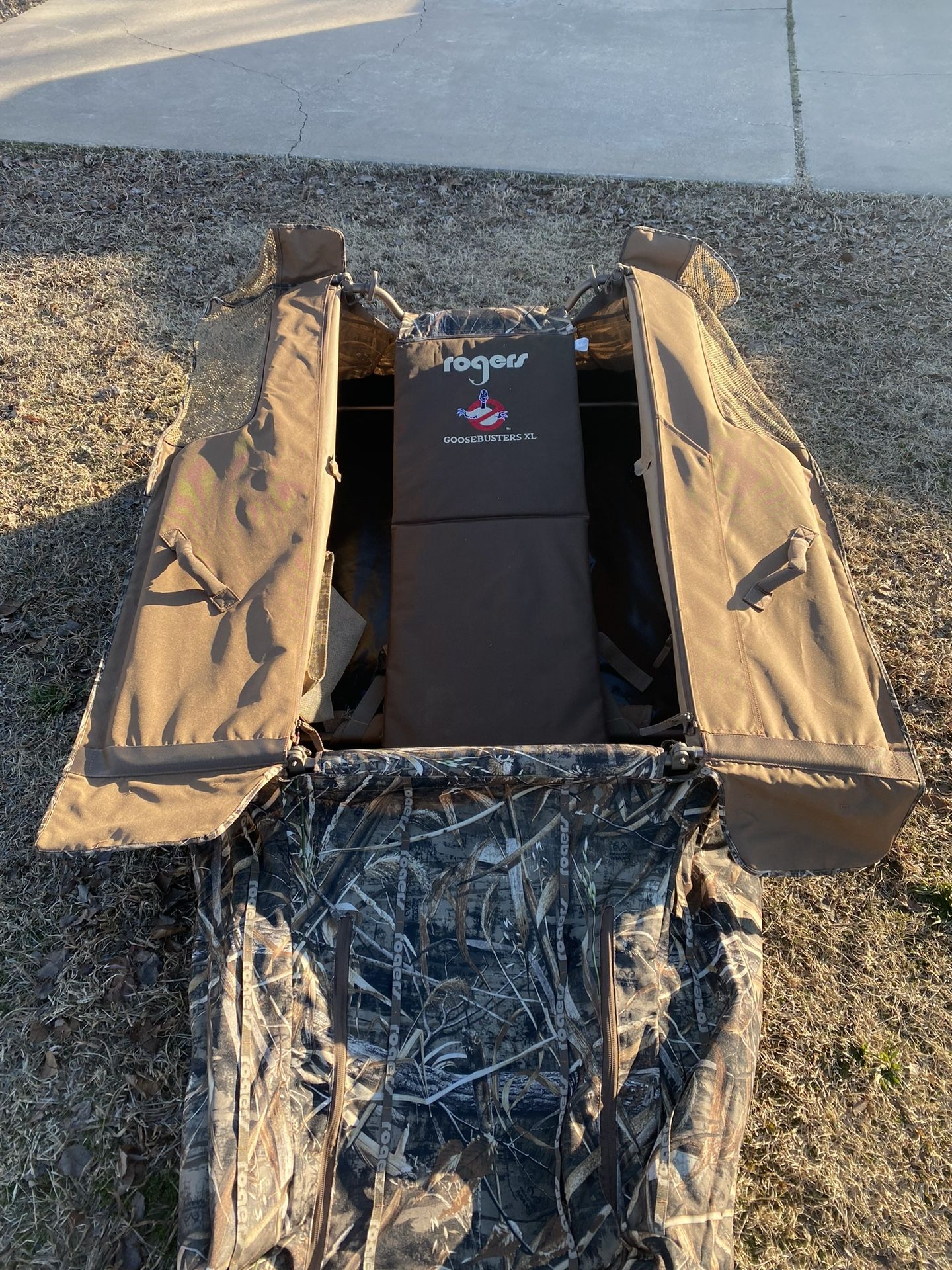 Camouflage goose blind