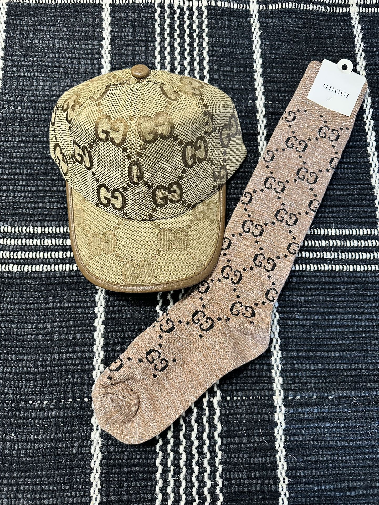Gucci Hat 🧢 Gucci Socks 