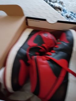 Used Air Jordan 1's mid  black/ gym red 5year