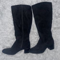 Black Boots 