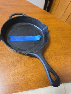 Small cast iron skillet