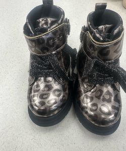 Oshkosh girls boots