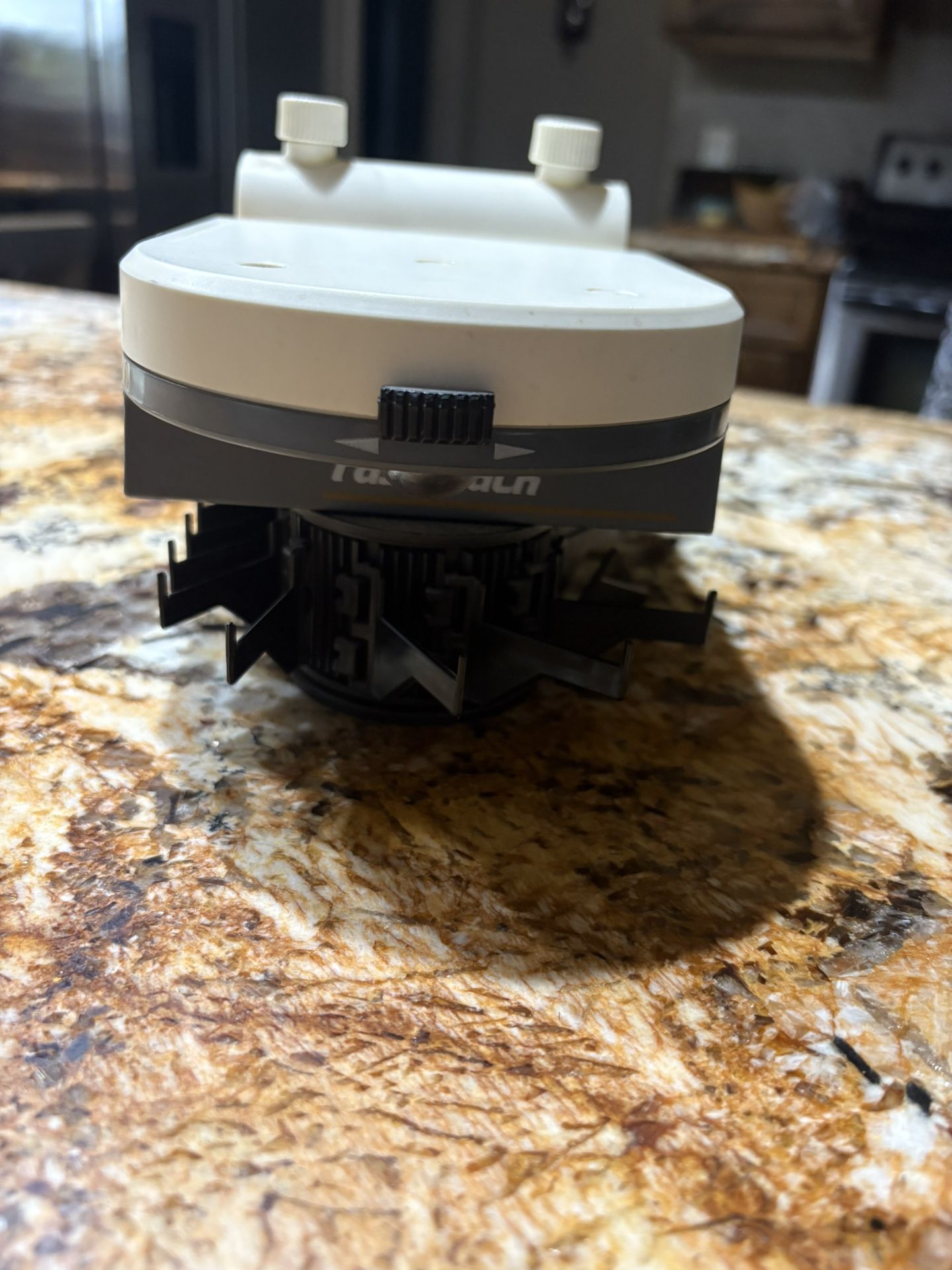 Electric Toe organizer