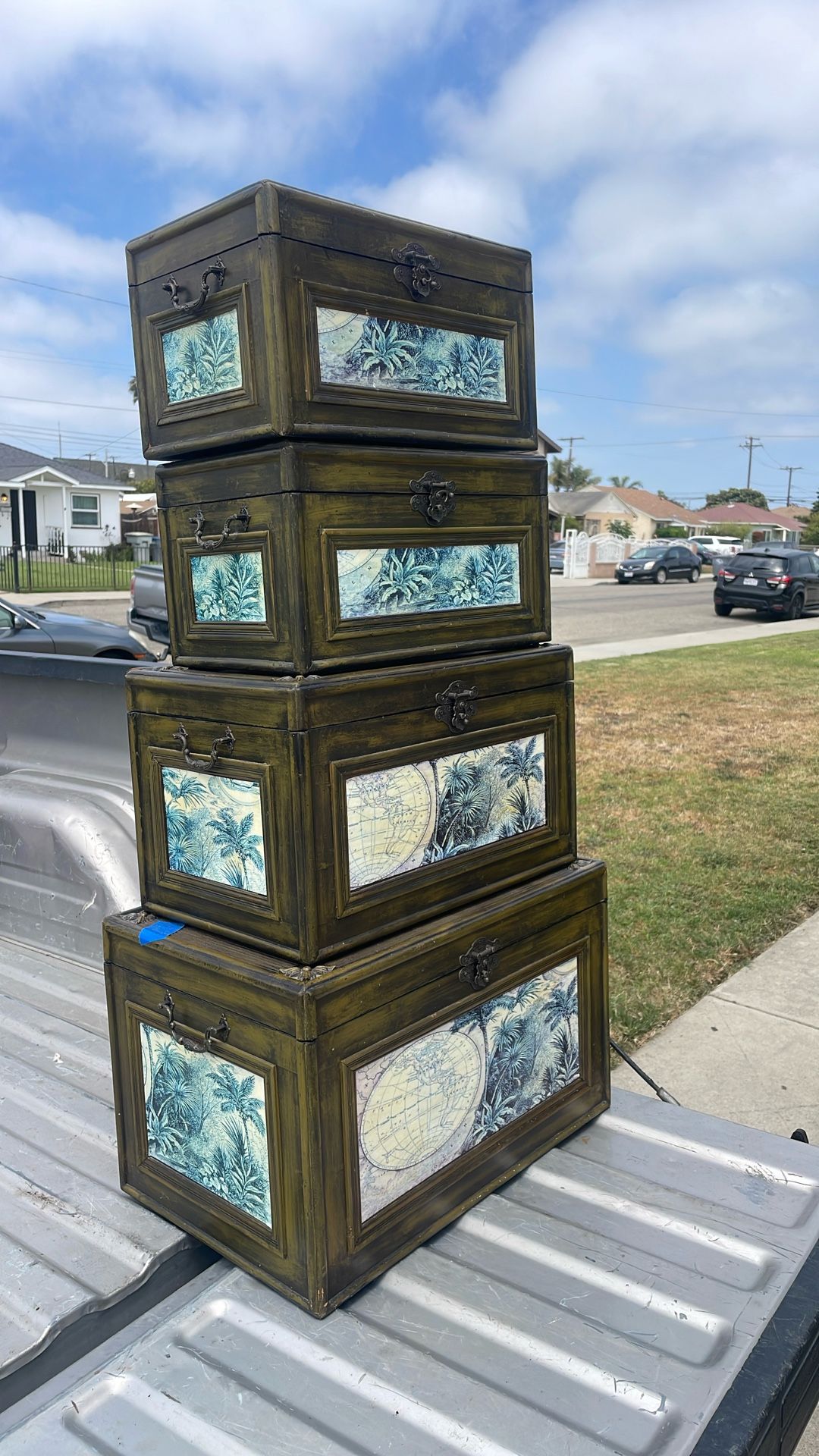 Decorate Small Chest