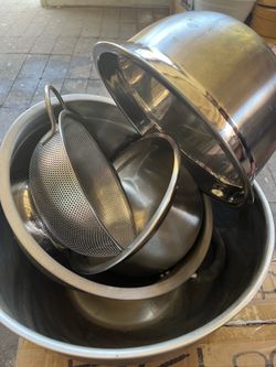 Metal mixing bowls