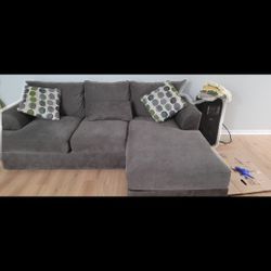 2  Piece Couch Set 