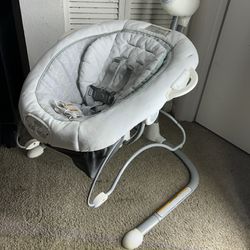 Graco Soothe 'n Sway Baby Swing with Portable Rocker
