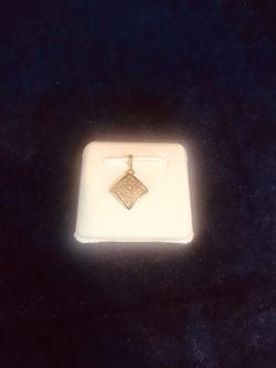 10K Yellow Gold diamond pendant