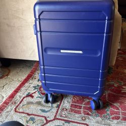 French Connection 22in Expandable Rolling Carry-on