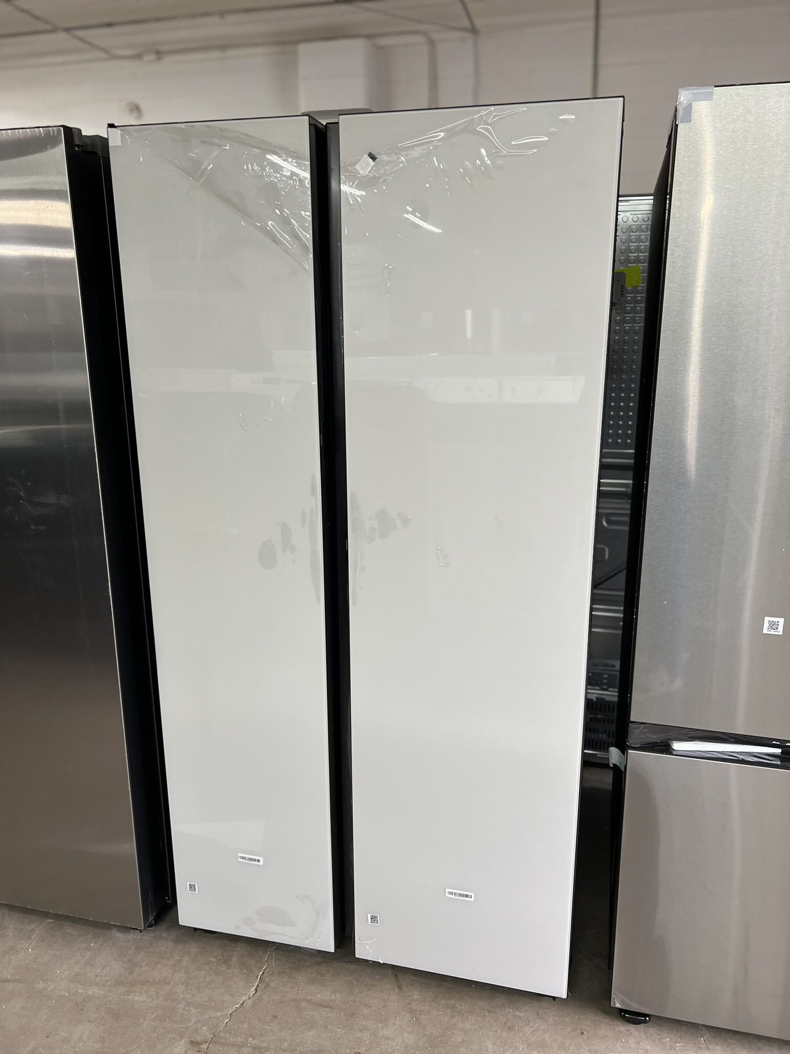 WHITE SIDE BY SIDE SAMSUNG FRIDGE