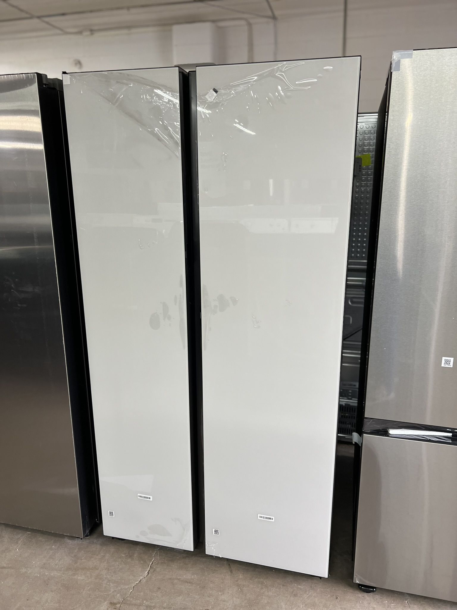 WHITE SIDE BY SIDE SAMSUNG FRIDGE 