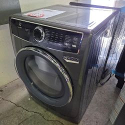 New Scratch & Dent Electrolux 8 Cu Ft Titanium Gas Dryer
