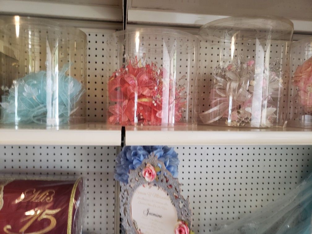 Se Venden Accesorios De Quinceañera Vestidos Vitrinas Manteleria