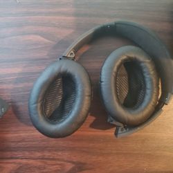 Bose QuietComfort® 45 headphones

Without Case 