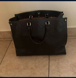 Louis Vutton Purse- LARGE
