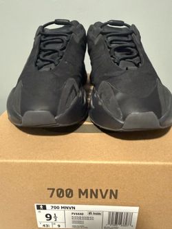 Yezzy 700 9 1/2
