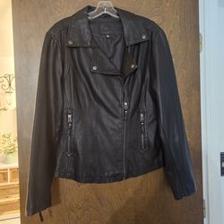 Max studio faux motorcycle jacket Size XL