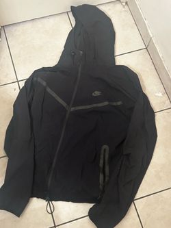 Nike tech wind breaker size xl