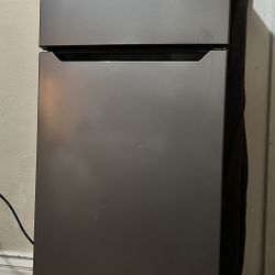 Hisense Mini Fridge With Freezer 